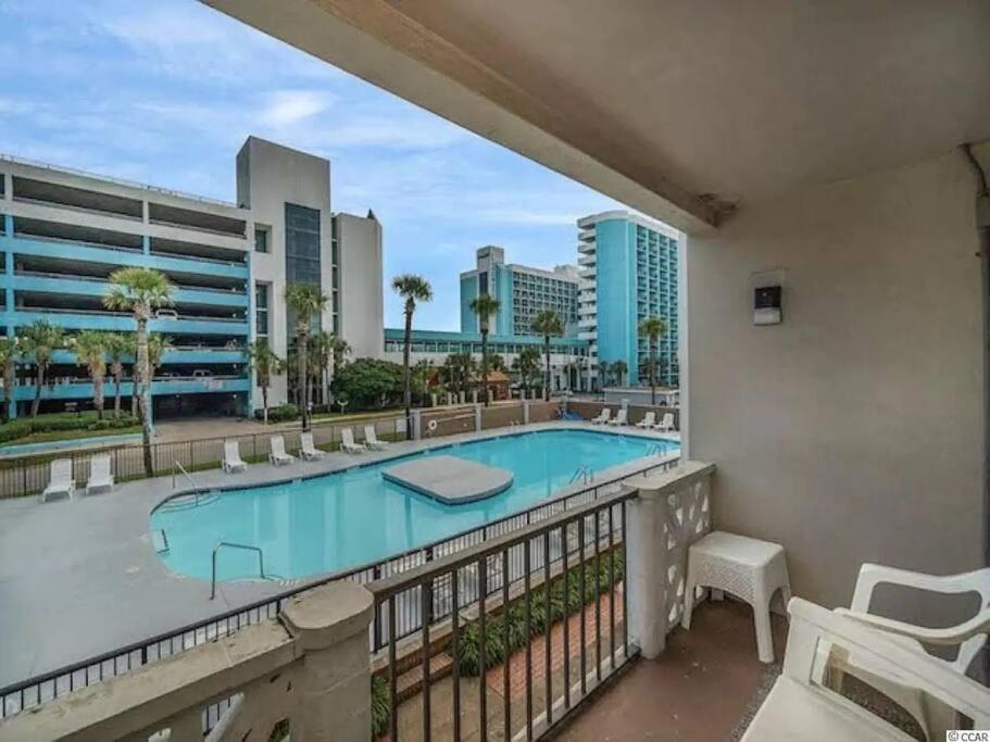Pool Front & Across From Beach 미를 비치 외부 사진