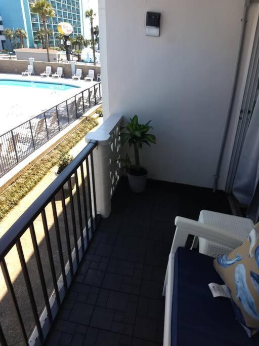 Pool Front & Across From Beach 미를 비치 외부 사진