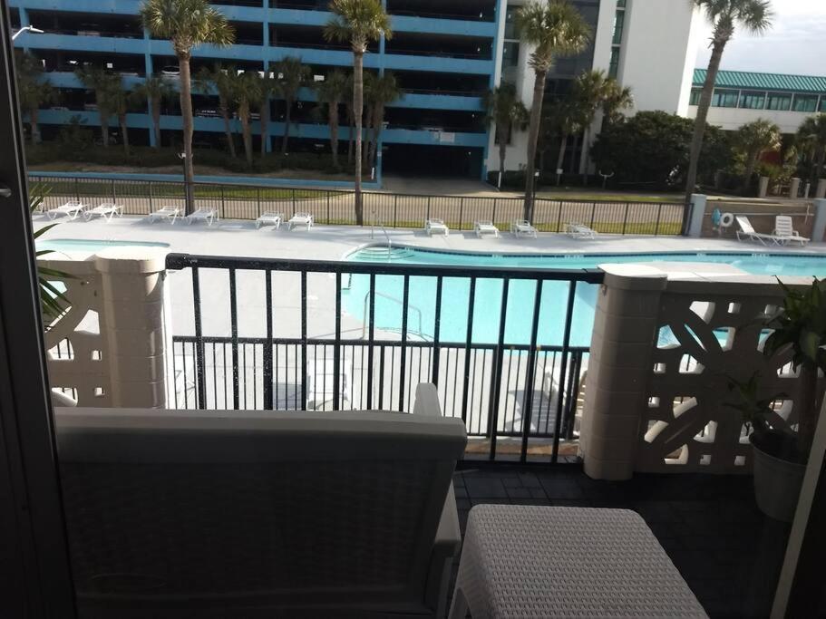 Pool Front & Across From Beach 미를 비치 외부 사진