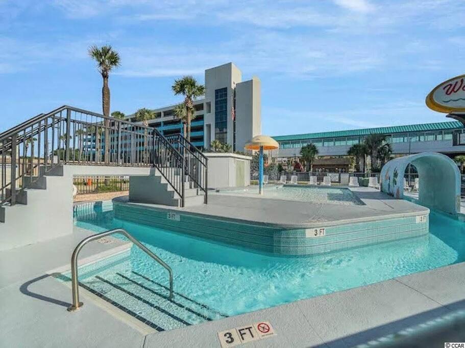 Pool Front & Across From Beach 미를 비치 외부 사진